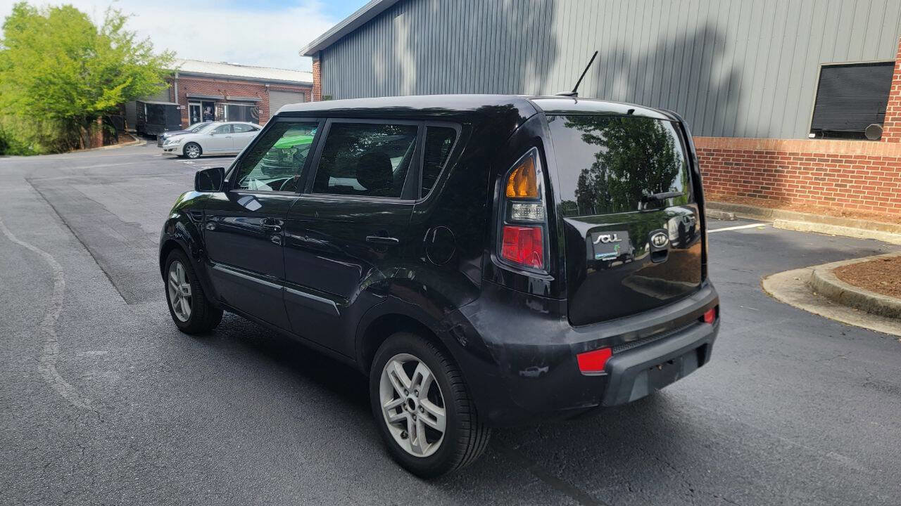 Used 2011 Kia Soul + FWD image 7