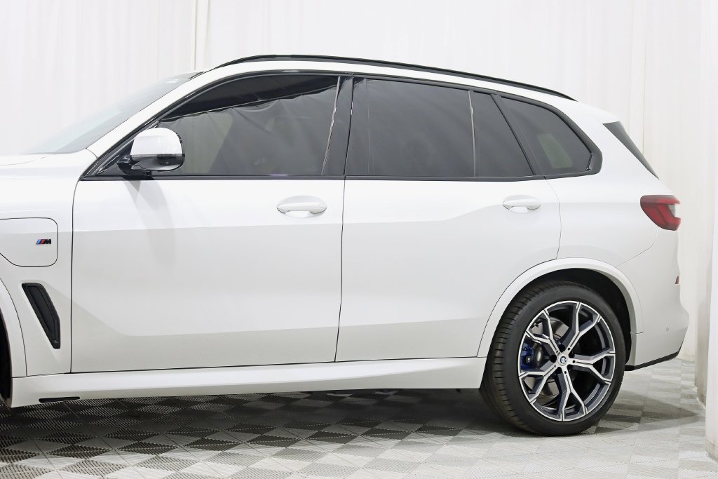 Used 2023 BMW X5 xDrive45e w/ Executive Package AWD/4WD image 4