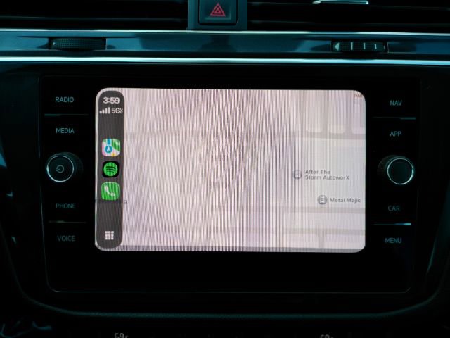 Used 2018 Volkswagen Tiguan SEL image 42