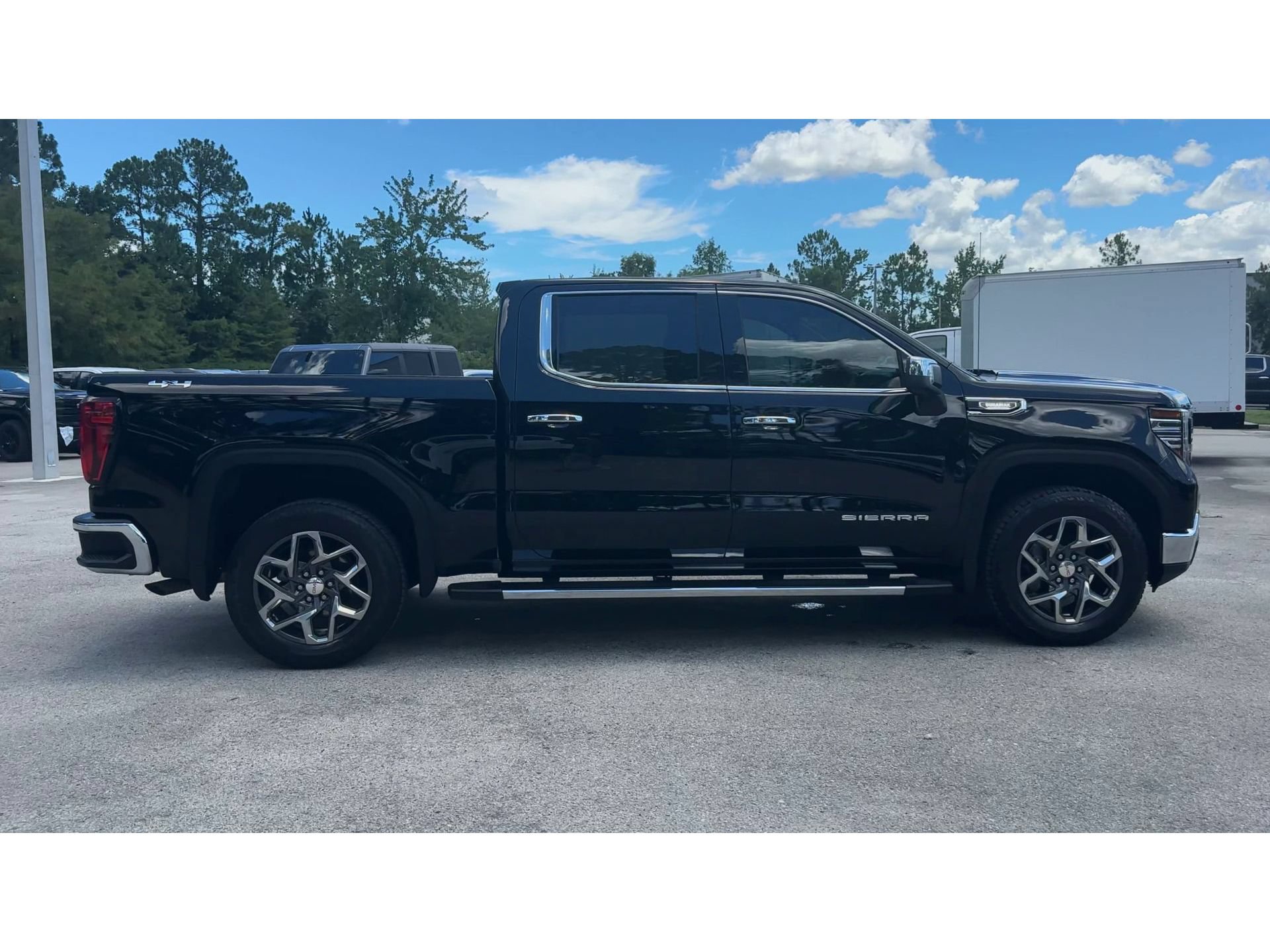 Certified 2025 GMC Sierra 1500 SLT w/ SLT Premium Plus Package AWD/4WD image 9