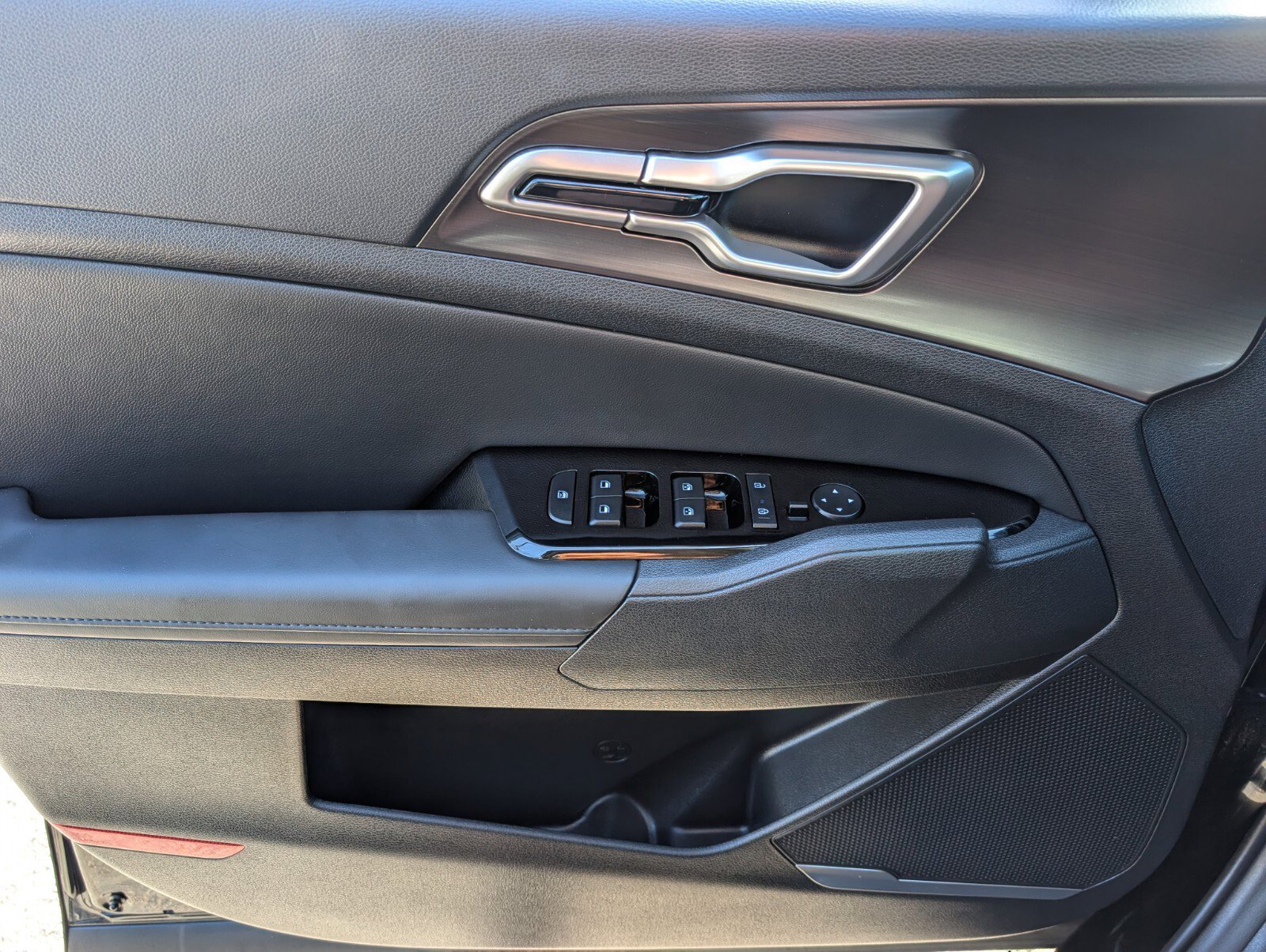 Used 2025 Kia Sportage EX image 33