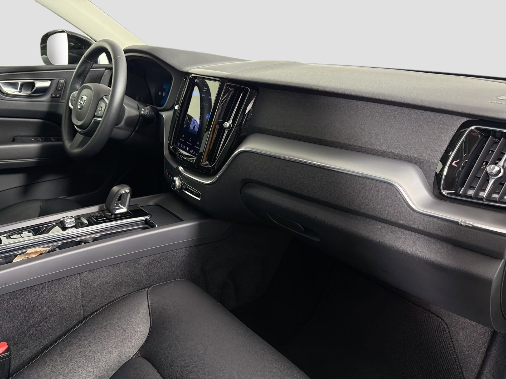 Certified 2023 Volvo XC60 B5 Core image 29