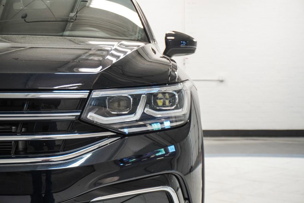 Used 2022 Volkswagen Tiguan SEL R-Line AWD/4WD image 40