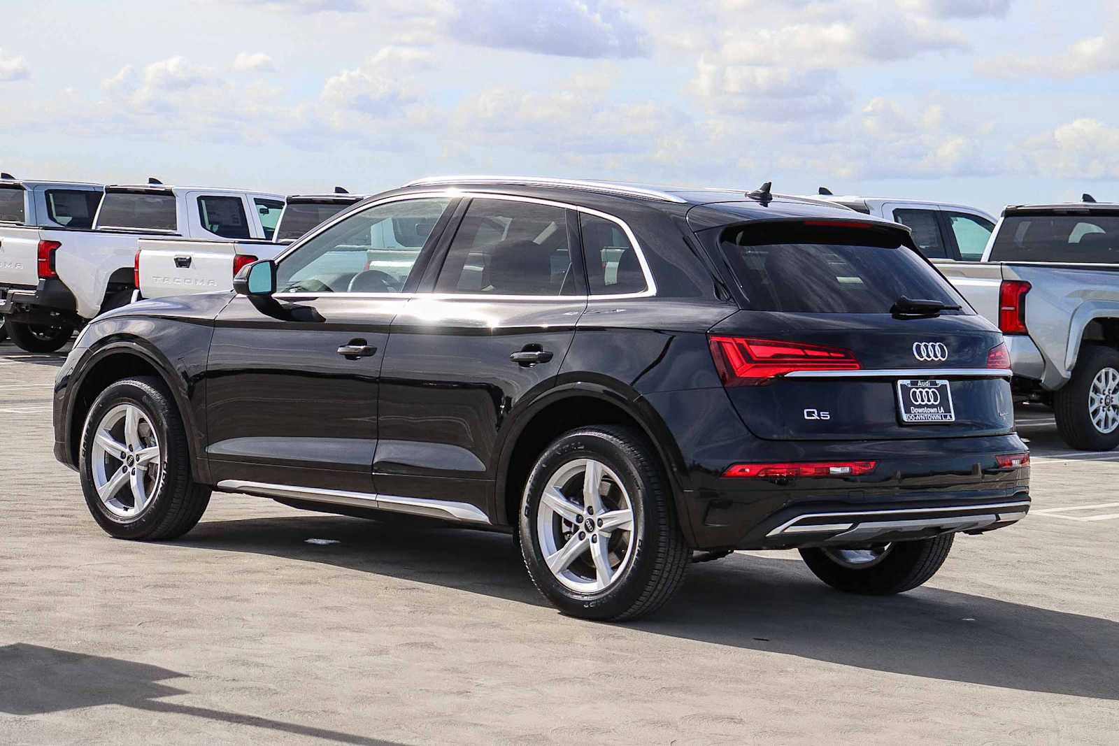 Used 2023 Audi Q5 2.0T Premium w/ Convenience Package AWD/4WD image 6
