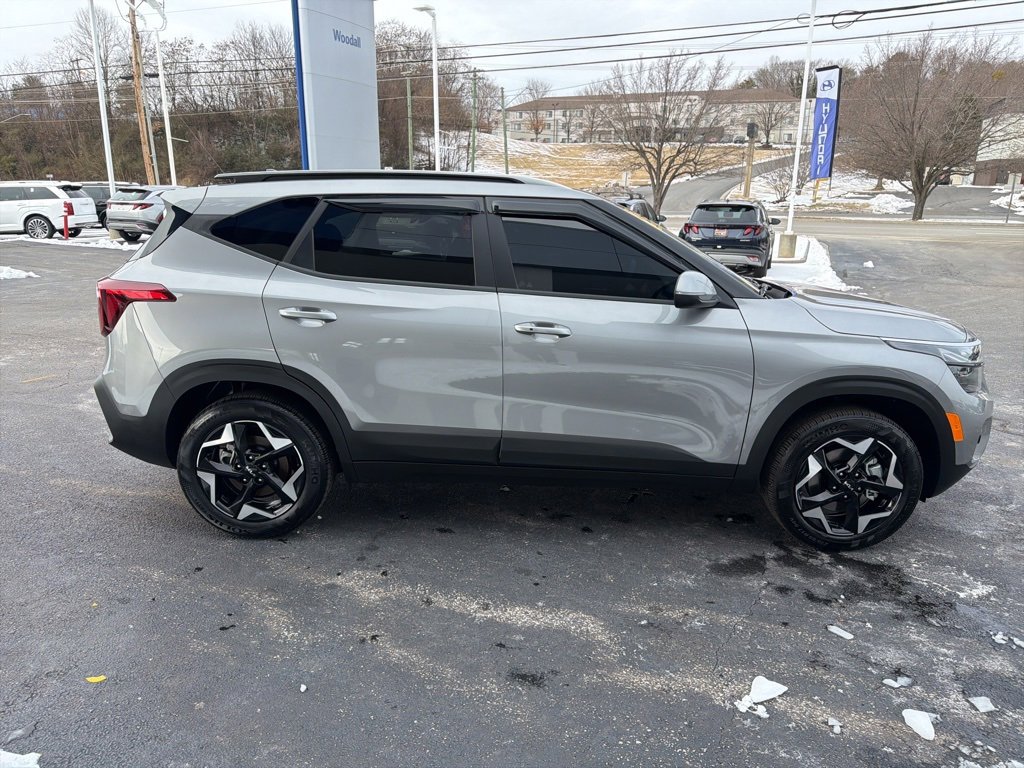 Used 2025 Kia Seltos S image 4