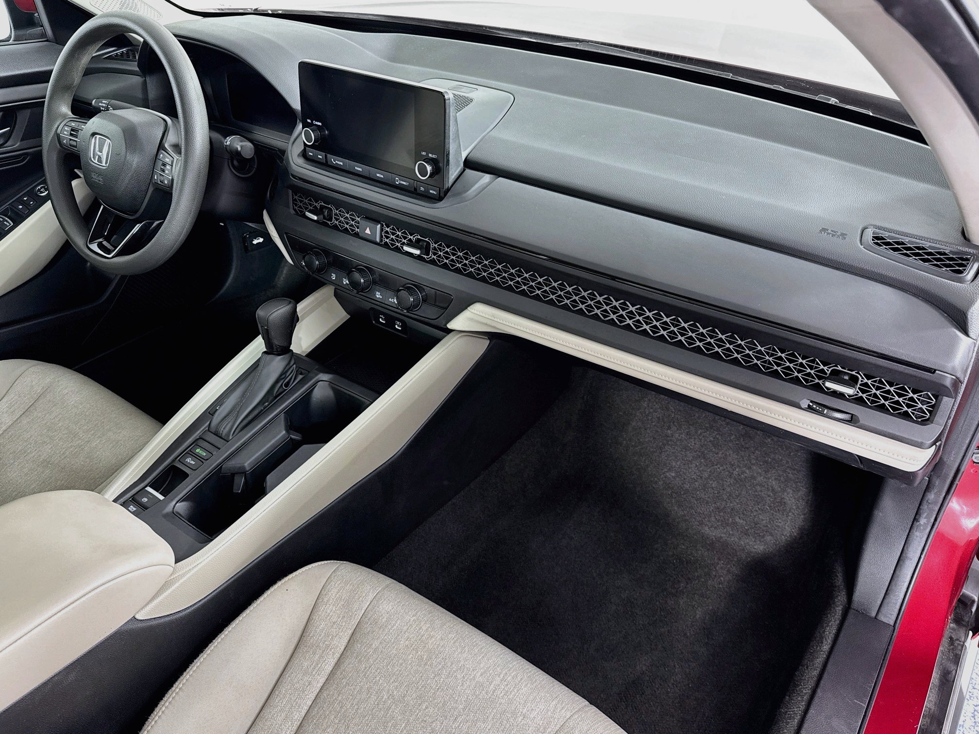 Certified 2024 Honda Accord EX image 28