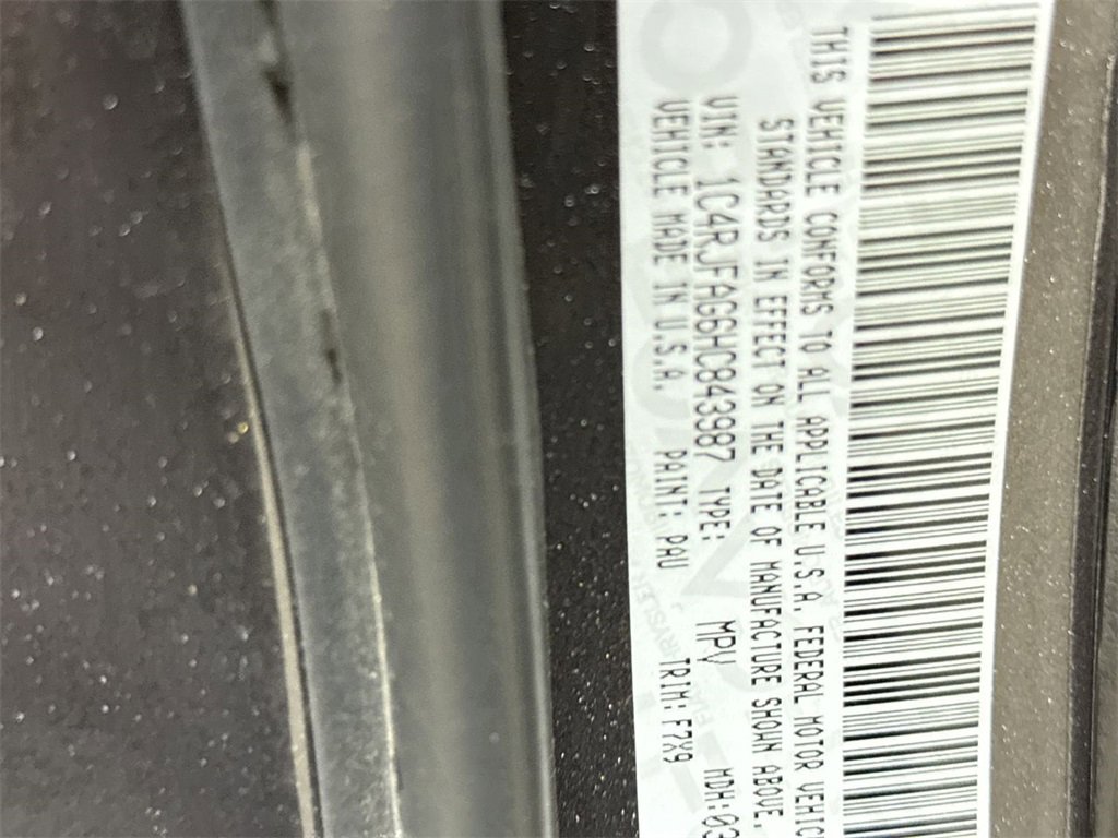 Used 2017 Jeep Grand Cherokee Laredo w/ Quick Order Package 23E image 27