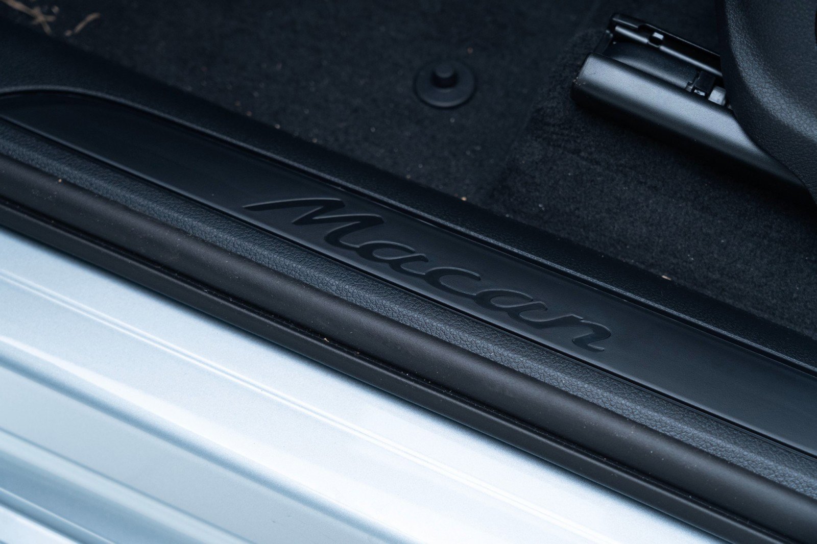 New 2025 Porsche Macan image 14