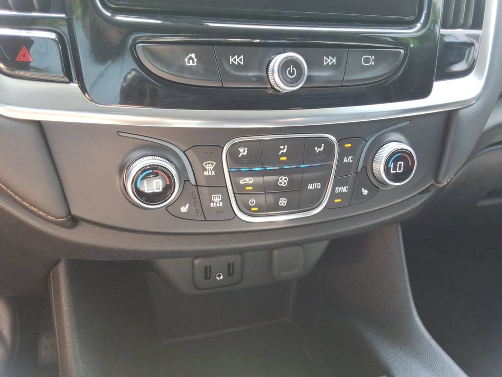 Certified 2021 Chevrolet Traverse LT FWD image 33