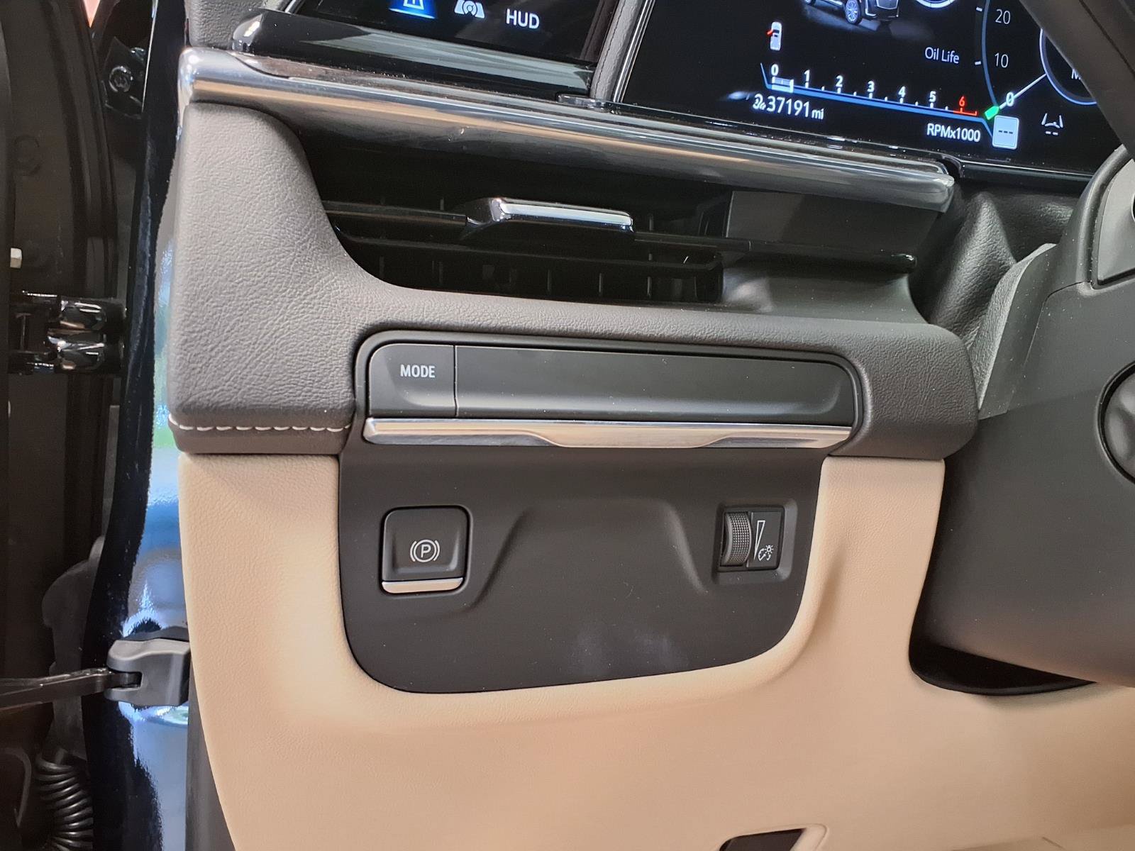 Certified 2023 Cadillac Escalade Premium Luxury RWD image 24
