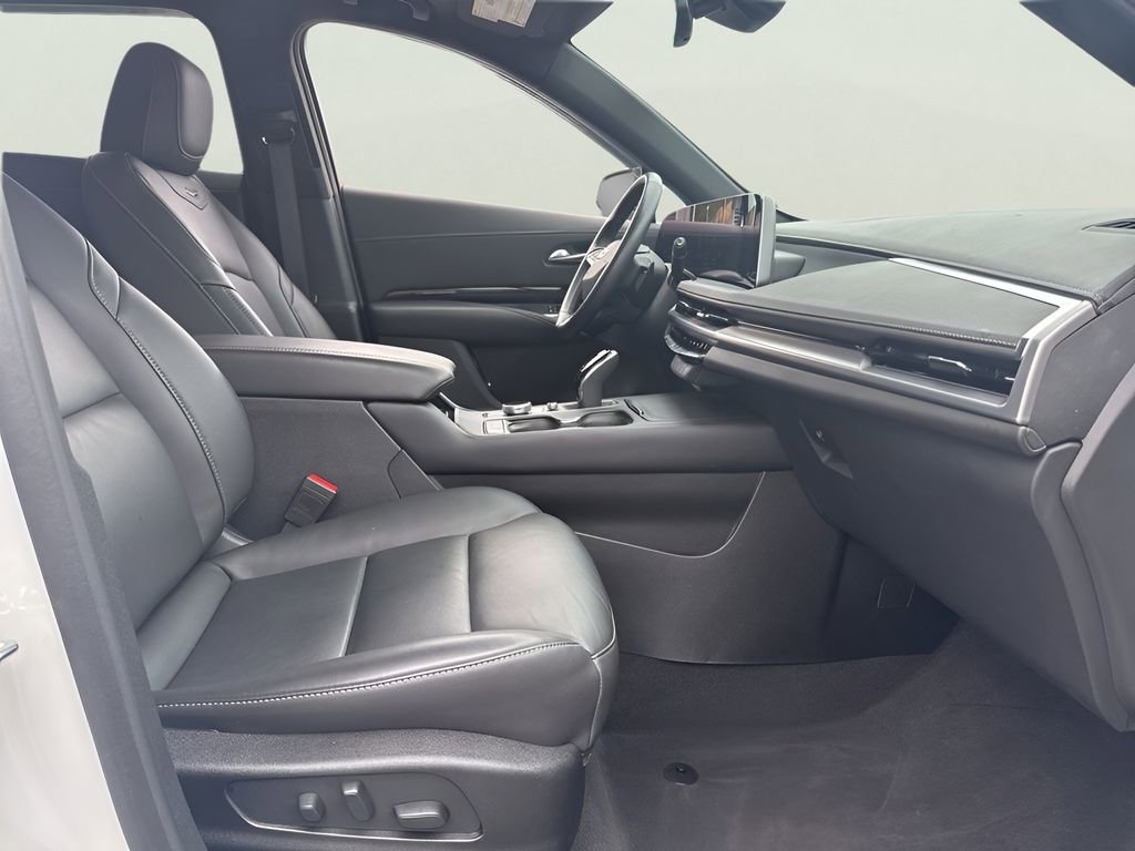 Certified 2024 Cadillac XT4 Luxury w/ Cold Weather Package image 20