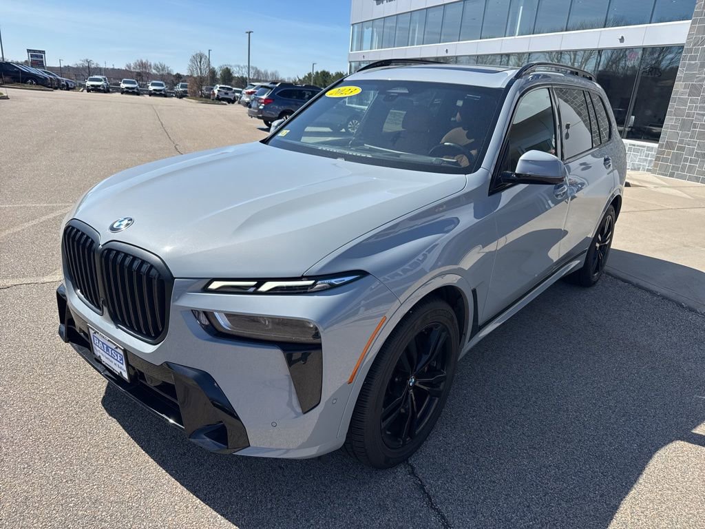 Used 2023 BMW X7 xDrive40i w/ M Sport Package image 5
