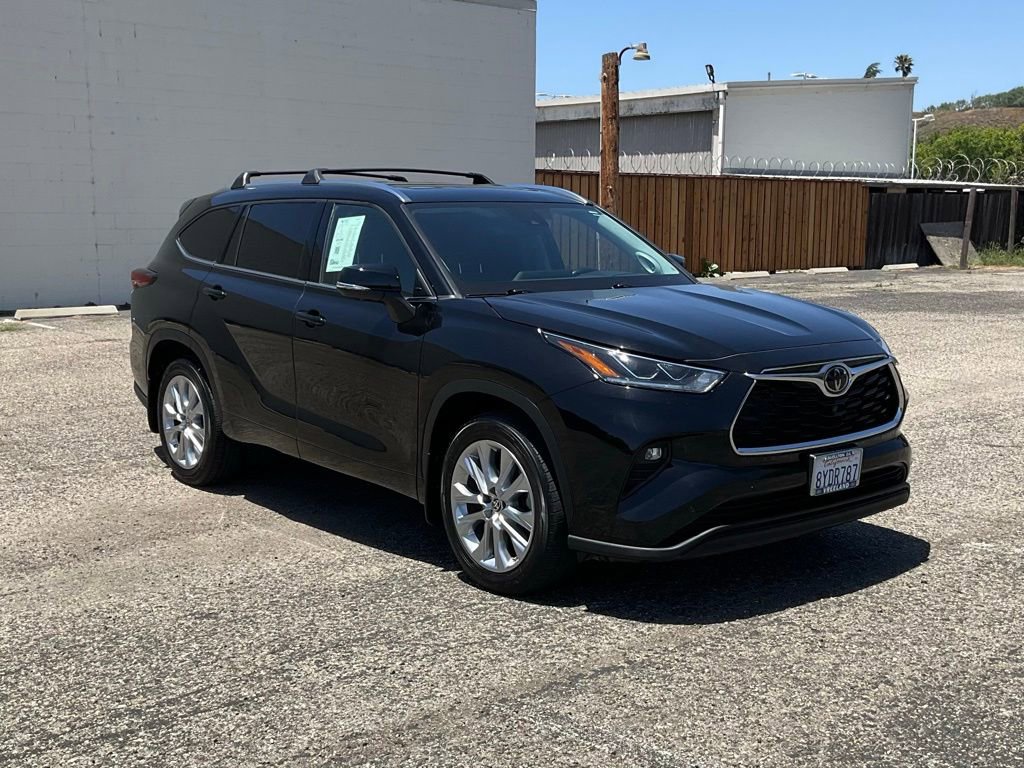 Used 2021 Toyota Highlander Limited FWD image 8