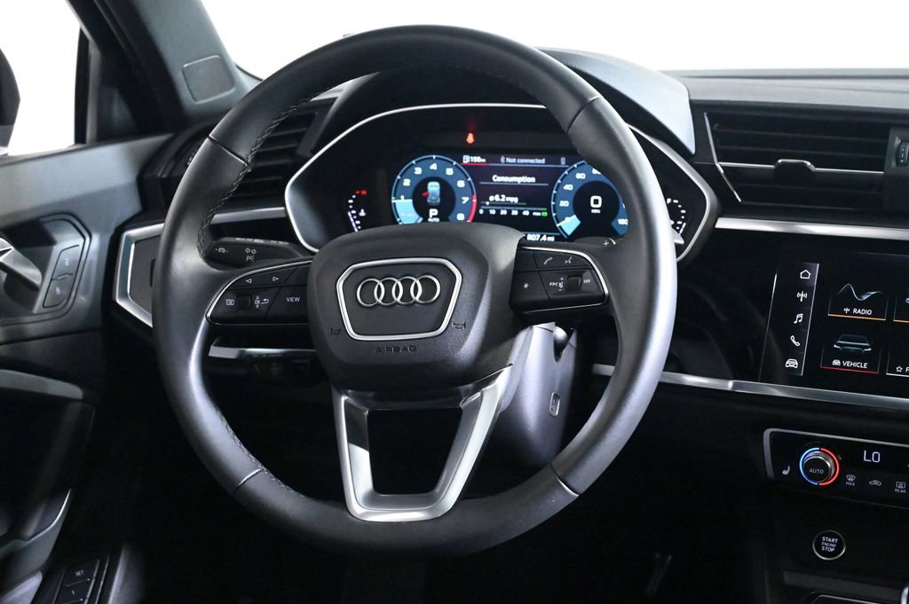 Certified 2025 Audi Q3 2.0T Premium w/ Convenience Package AWD/4WD image 10
