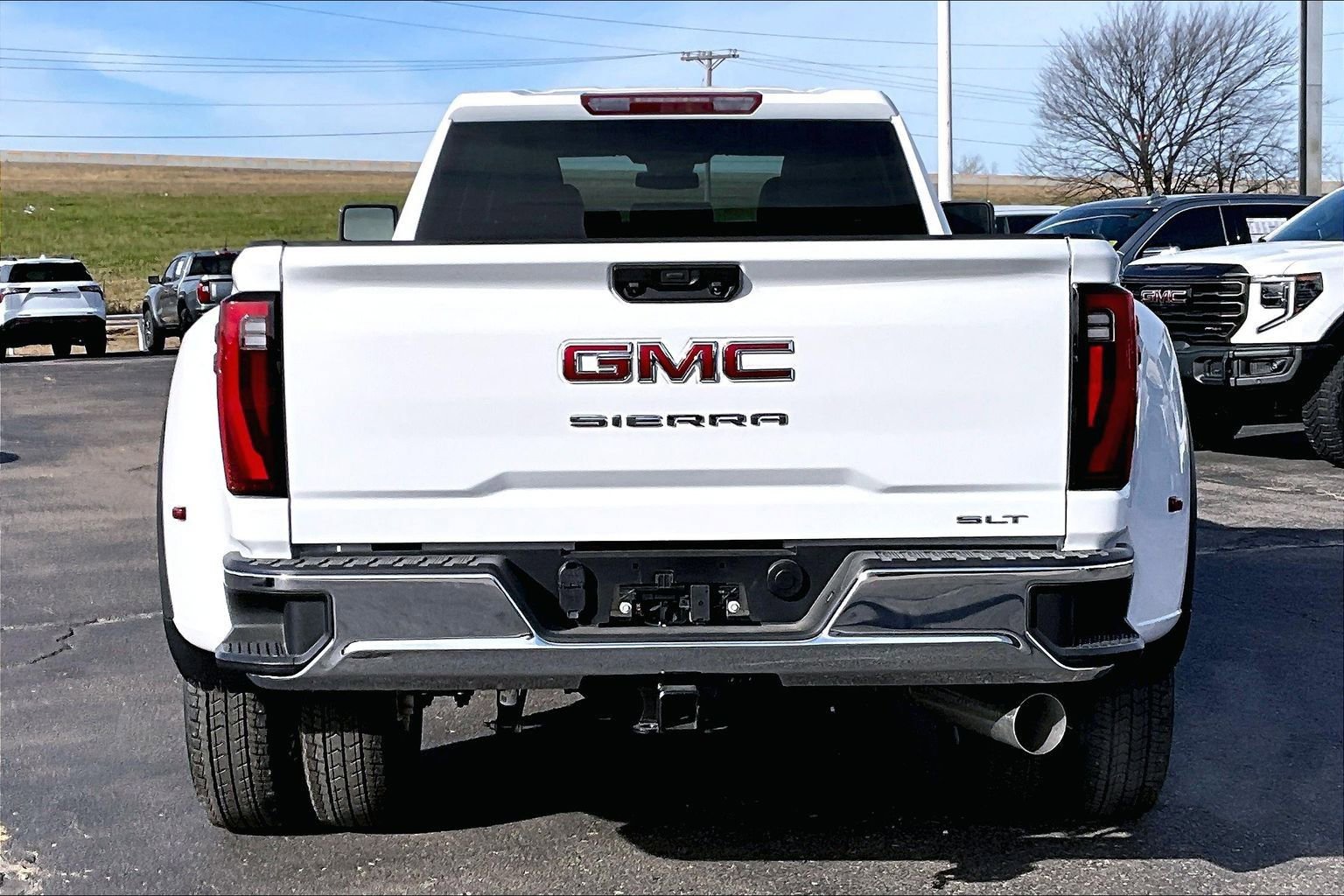 New 2026 GMC Sierra 3500 SLT w/ SLT Convenience Package AWD/4WD image 4