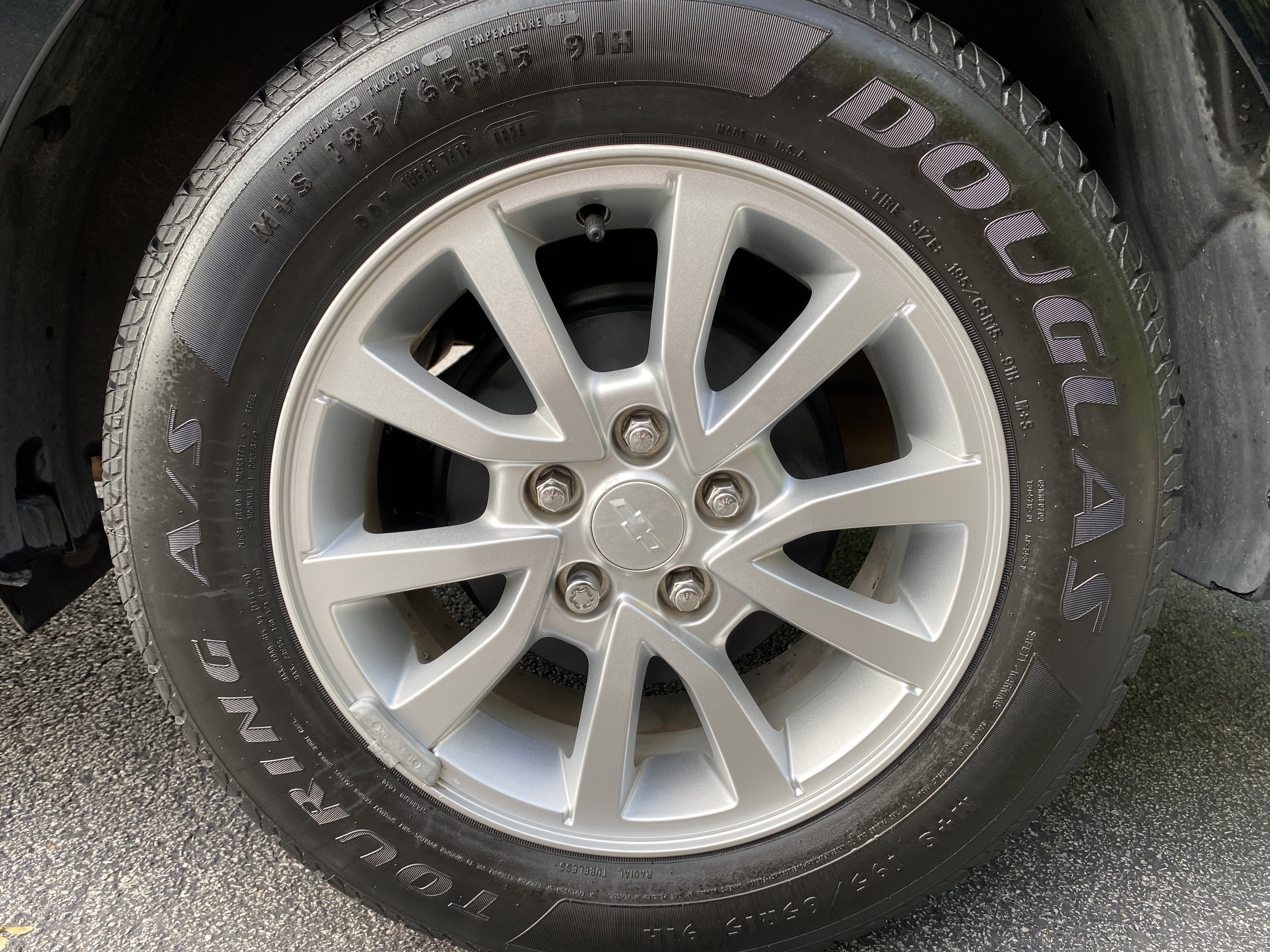 Used 2020 Chevrolet Sonic LT FWD image 36