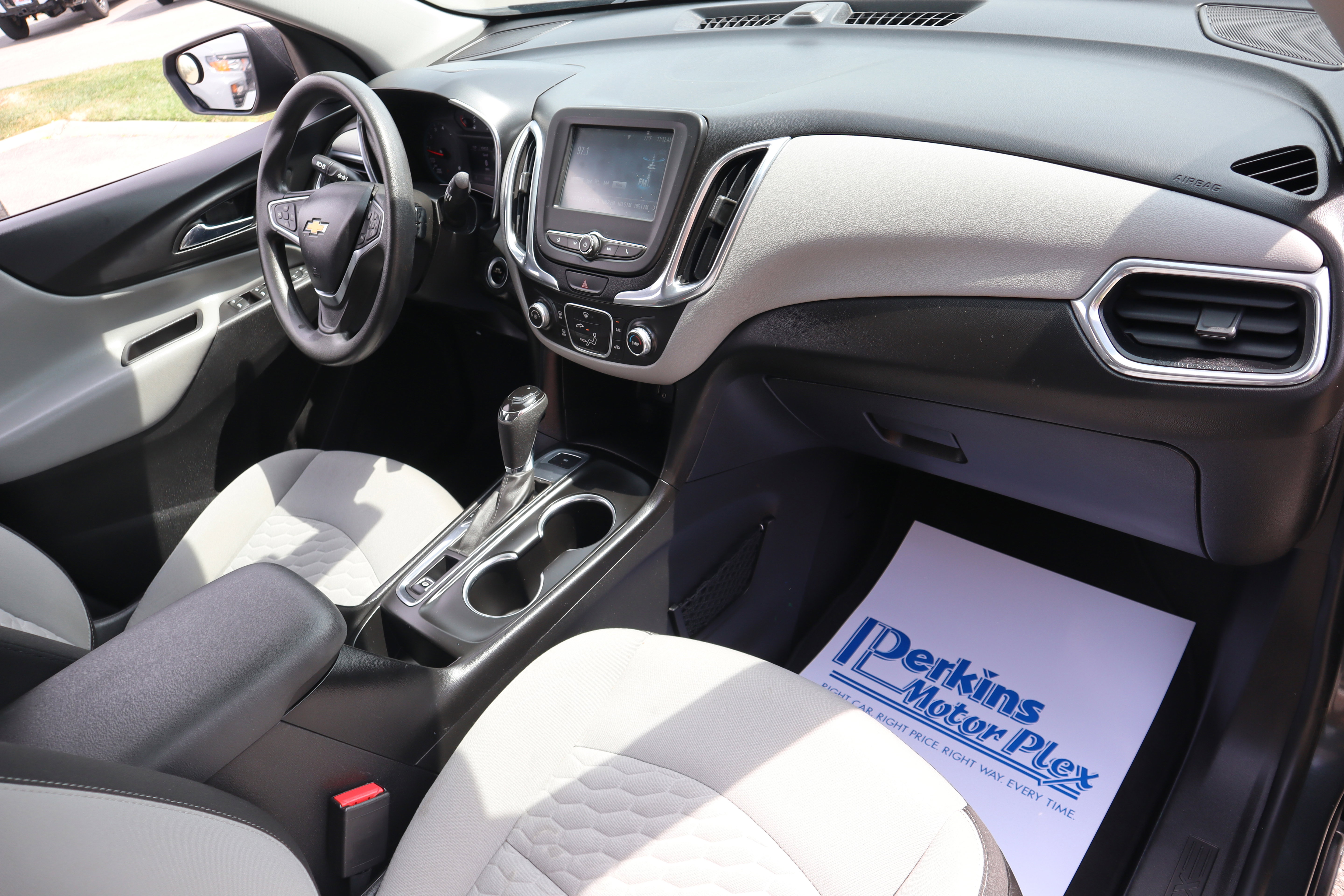 Used 2018 Chevrolet Equinox LS AWD/4WD image 27