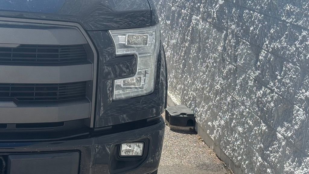 Used 2017 Ford F150 Lariat w/ Equipment Group 502A Luxury AWD/4WD image 5