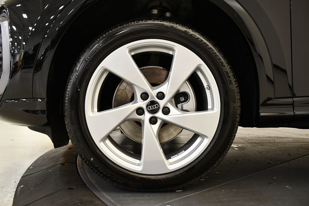 Used 2025 Audi Q5 Premium Plus w/ Premium Plus image 14