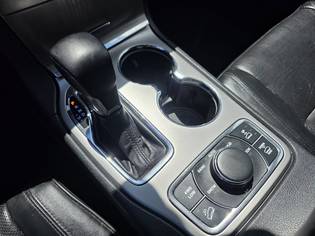 Used 2018 Jeep Grand Cherokee Overland AWD/4WD image 26