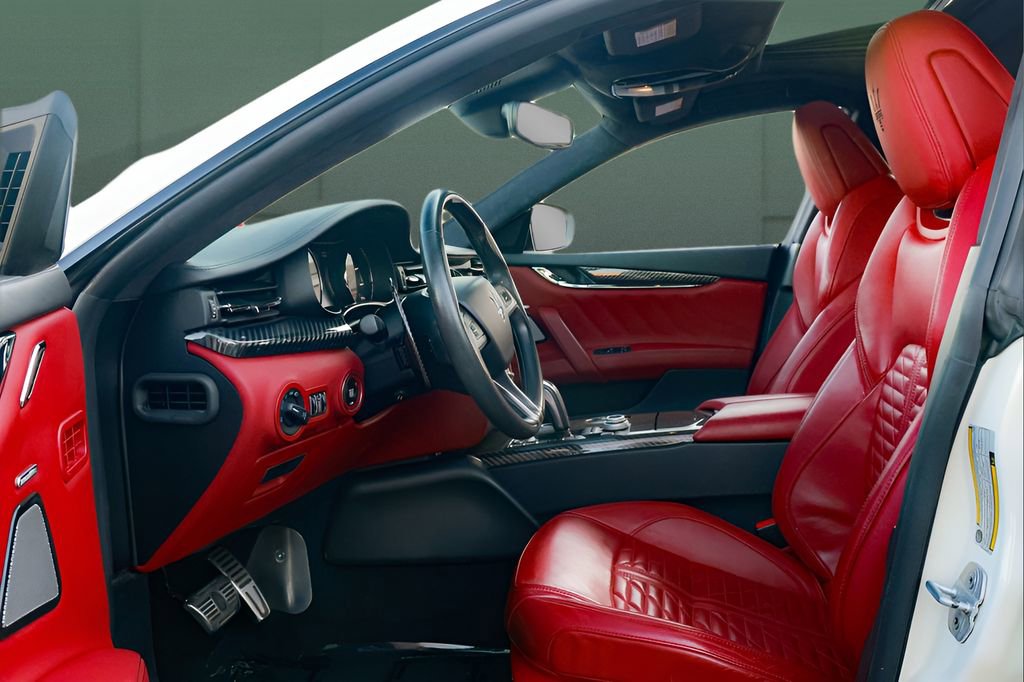 Used 2022 Maserati Quattroporte Modena image 17