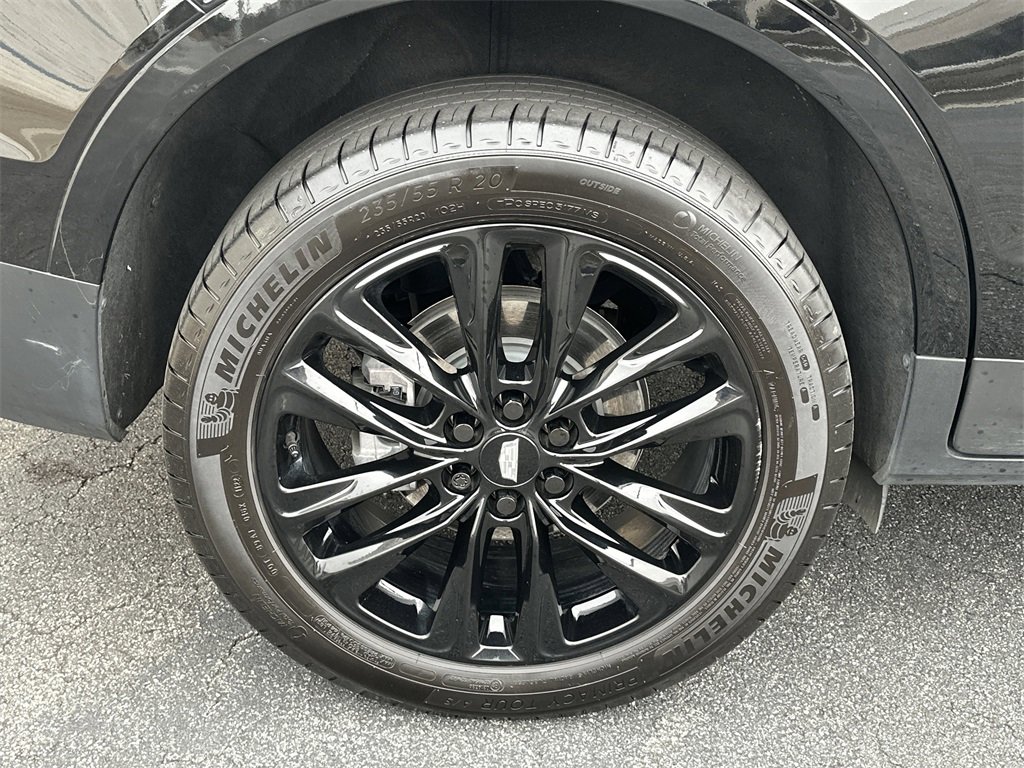 Certified 2022 Cadillac XT5 Premium Luxury w/ LPO, ONYX Package image 17