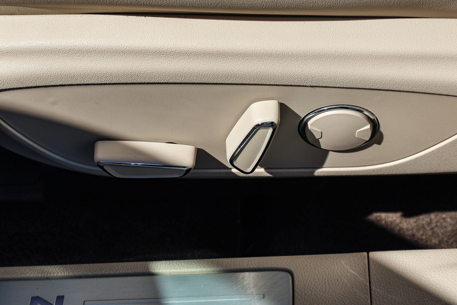 Used 2017 Lincoln MKZ Premiere image 12