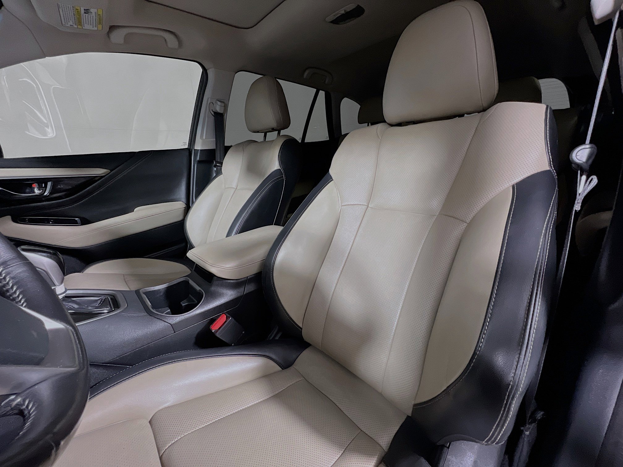 Used 2021 Subaru Outback Limited image 15