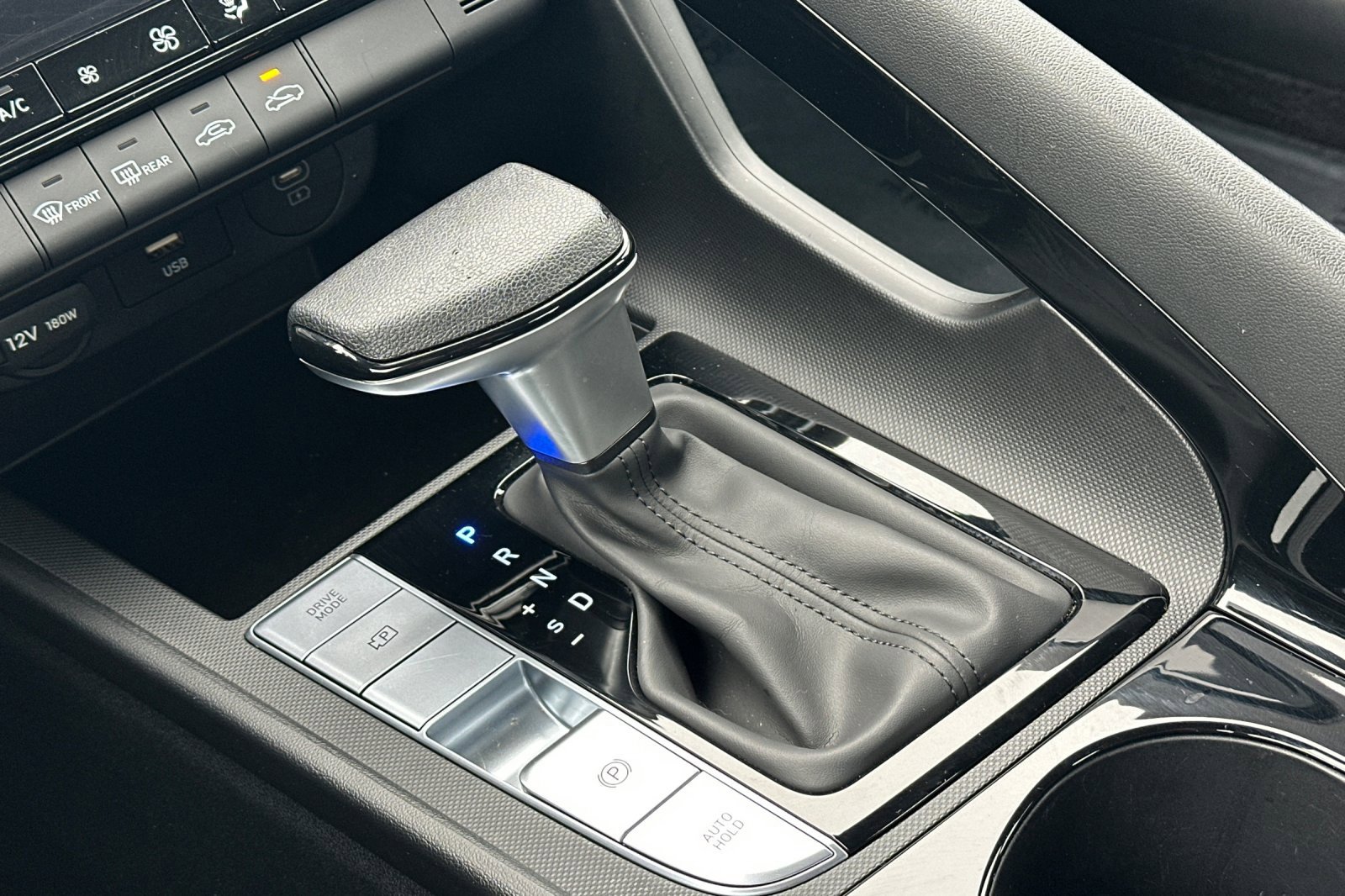 Used 2025 Hyundai Elantra Blue image 23