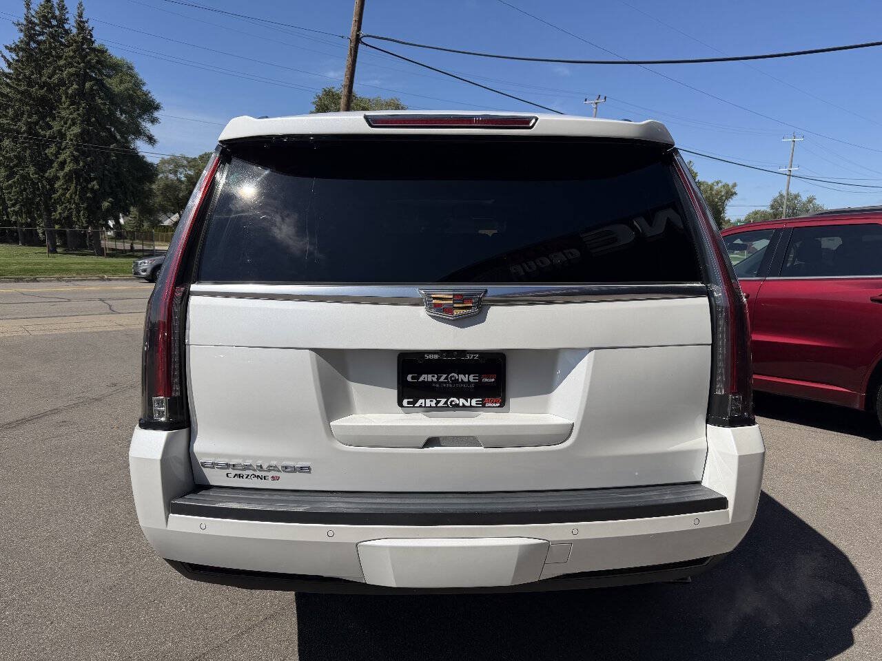 Used 2018 Cadillac Escalade Luxury AWD/4WD image 5