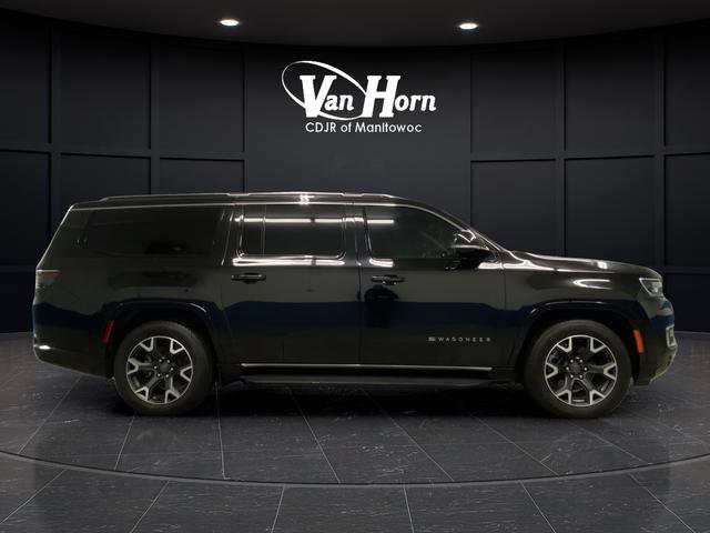 Used 2023 Jeep Wagoneer L Series III w/ Preferred Equipment Group image 2