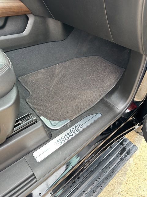 Used 2024 Chevrolet Silverado 2500 High Country w/ High Country Premium Package AWD/4WD image 24