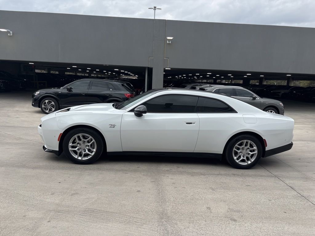Used 2025 Dodge Charger R/T w/ Quick Order Package 25M R/T image 9