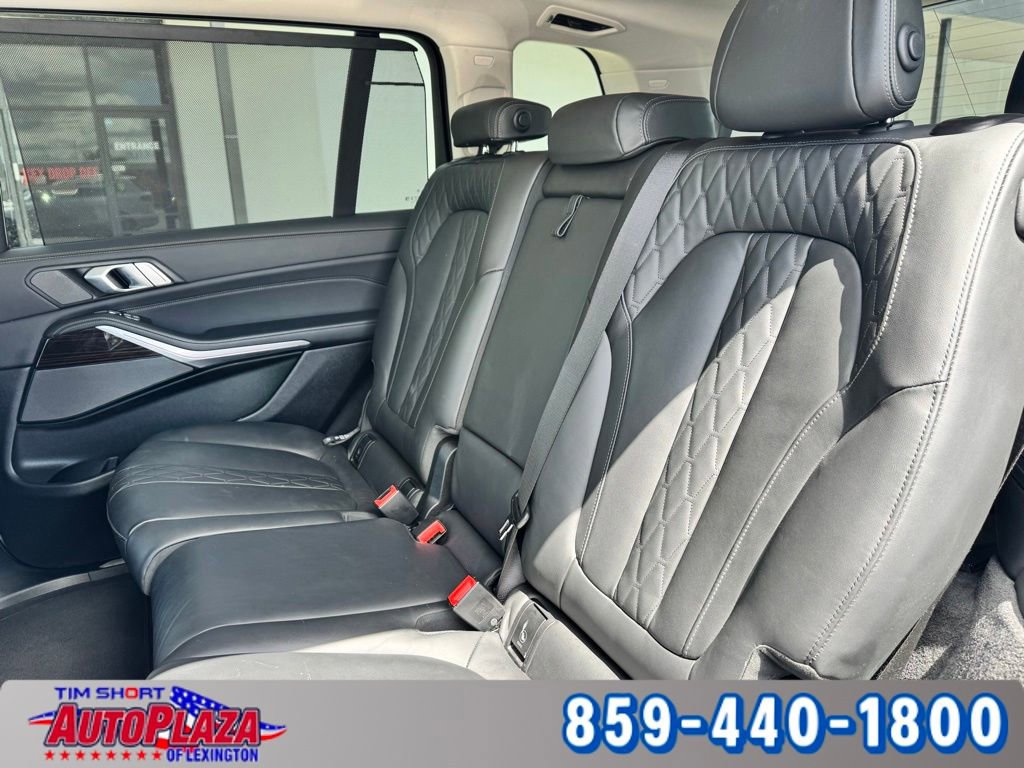 Used 2025 BMW X7 xDrive40i AWD/4WD image 40