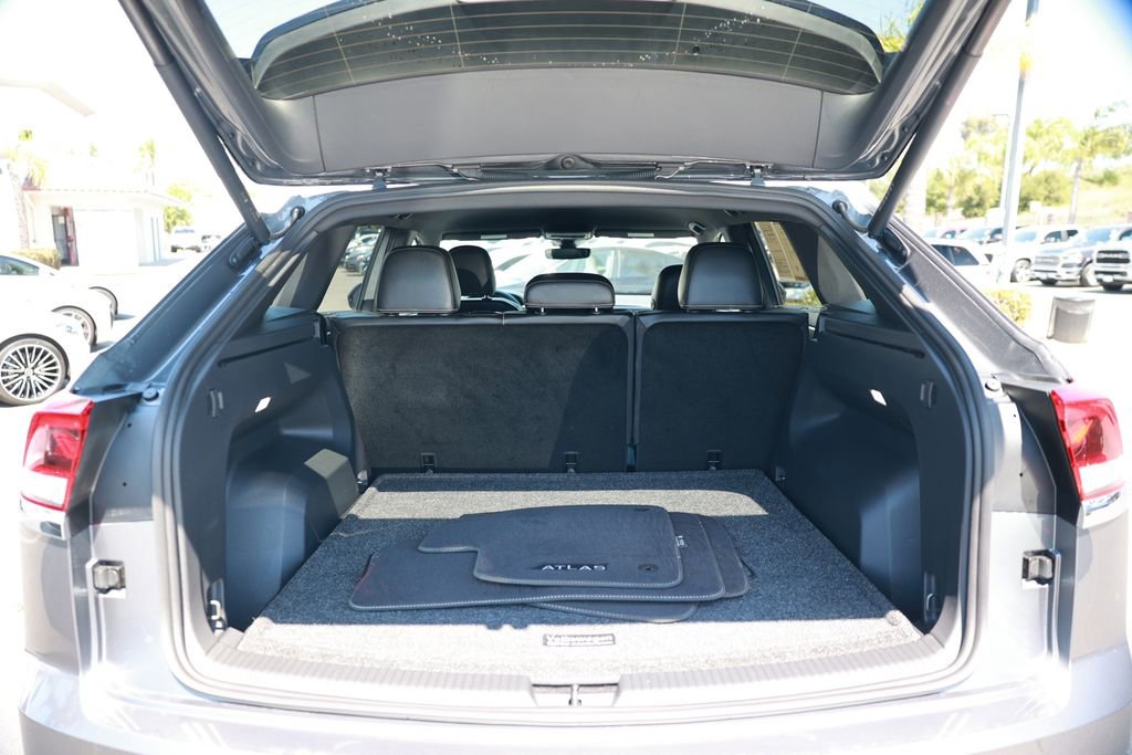 Used 2024 Volkswagen Atlas Cross Sport SE FWD image 37