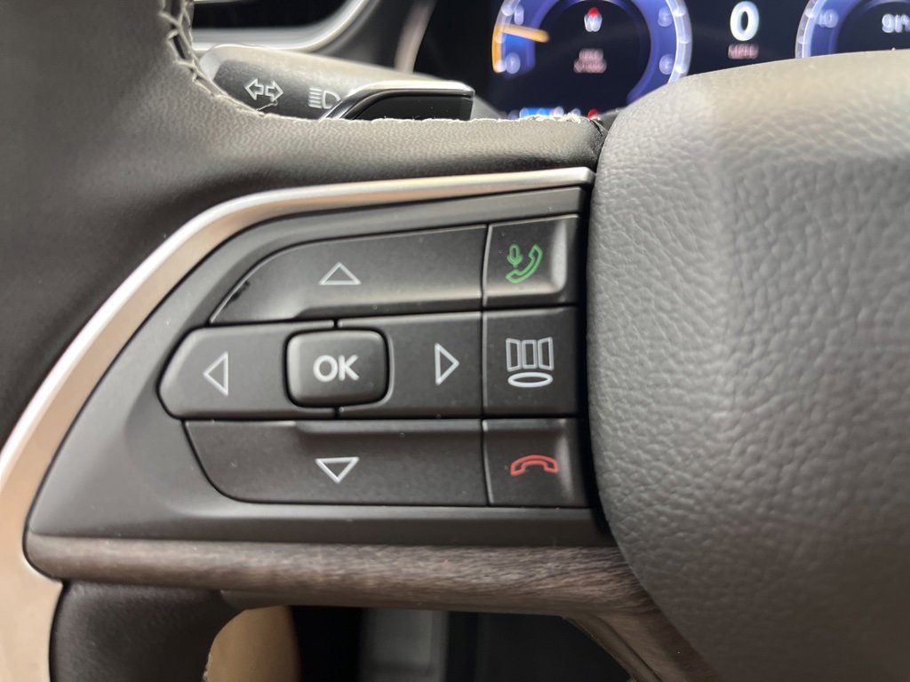 New 2025 Jeep Grand Cherokee Limited w/ Luxury Tech Group II image 17