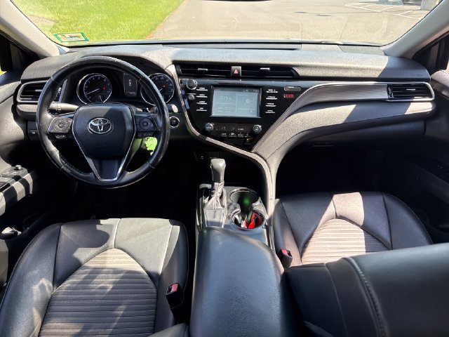 Used 2019 Toyota Camry SE w/ Convenience Package FWD image 16