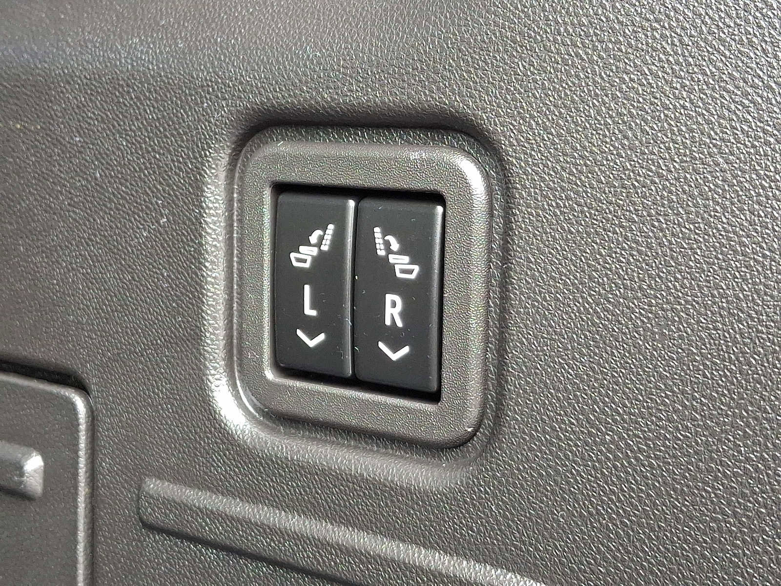 Used 2024 GMC Hummer EV 3X w/ Omega Edition image 35