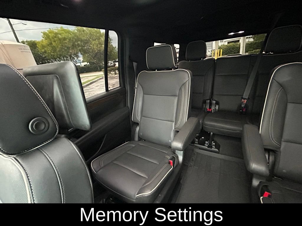 Used 2023 Chevrolet Suburban Premier w/ Advanced Technology Package AWD/4WD image 12