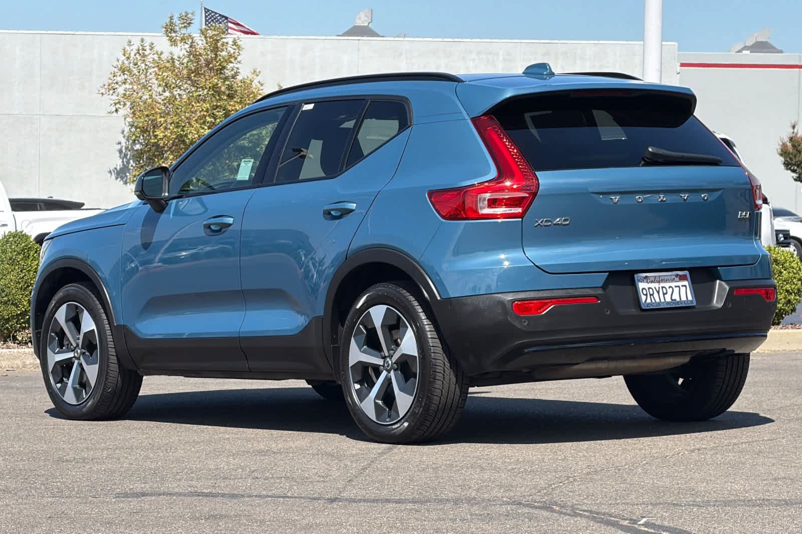 Used 2024 Volvo XC40 B5 Plus AWD/4WD image 7