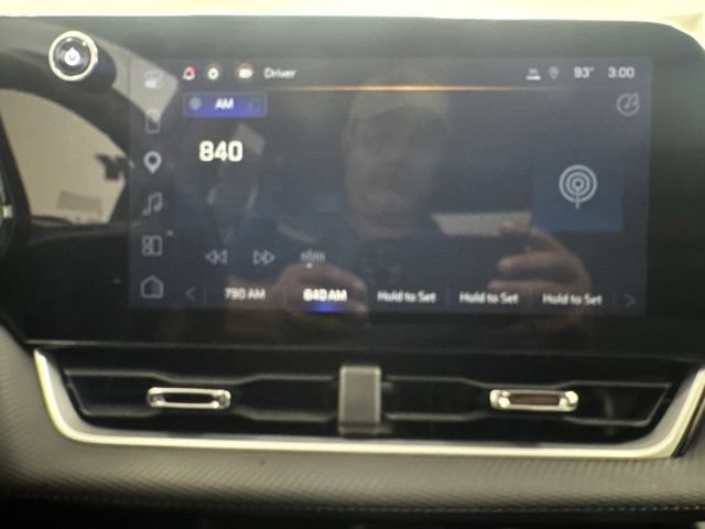 Used 2025 Chevrolet Equinox LT w/ Convenience Package II FWD image 16
