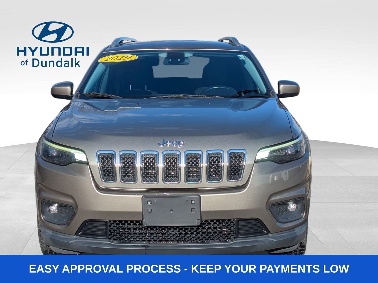 Used 2019 Jeep Cherokee Latitude w/ Cold Weather Group image 12