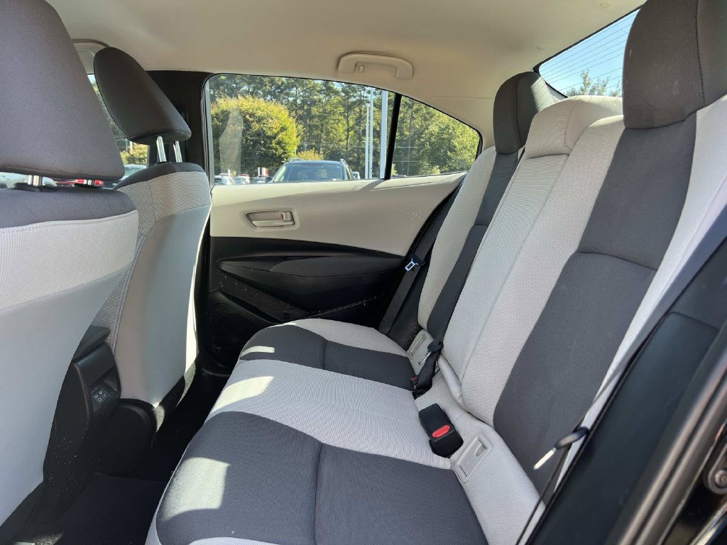 Used 2024 Toyota Corolla LE FWD image 13