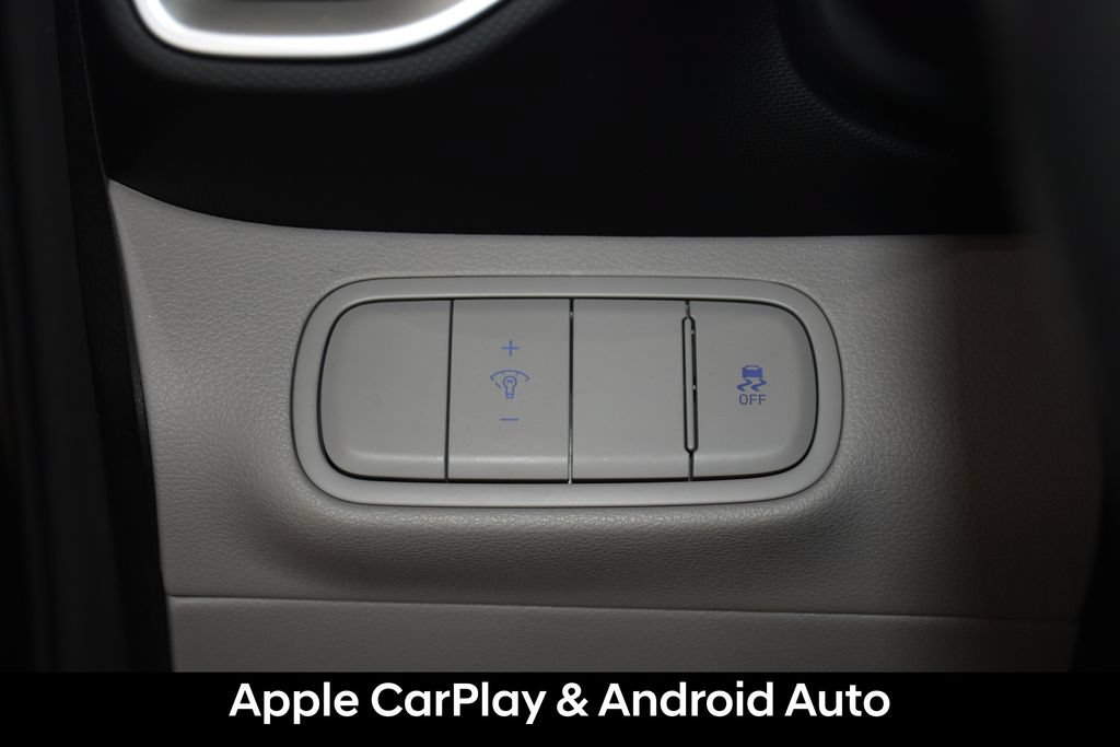 Certified 2025 Hyundai Venue SEL FWD image 14