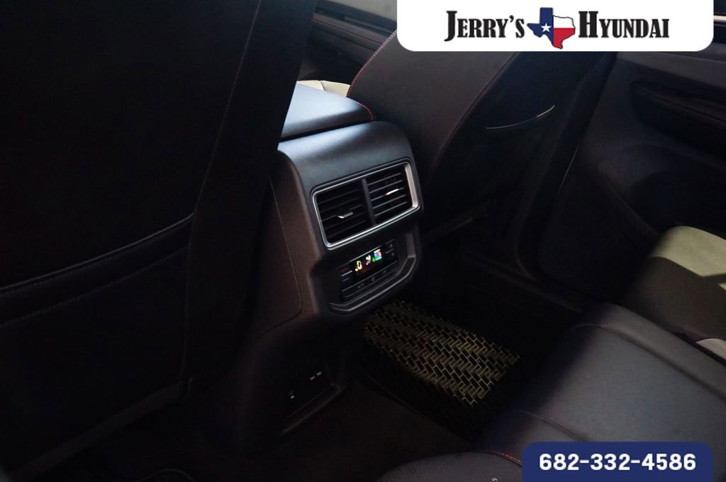 Used 2024 Volkswagen Atlas Peak Edition SE AWD/4WD image 21