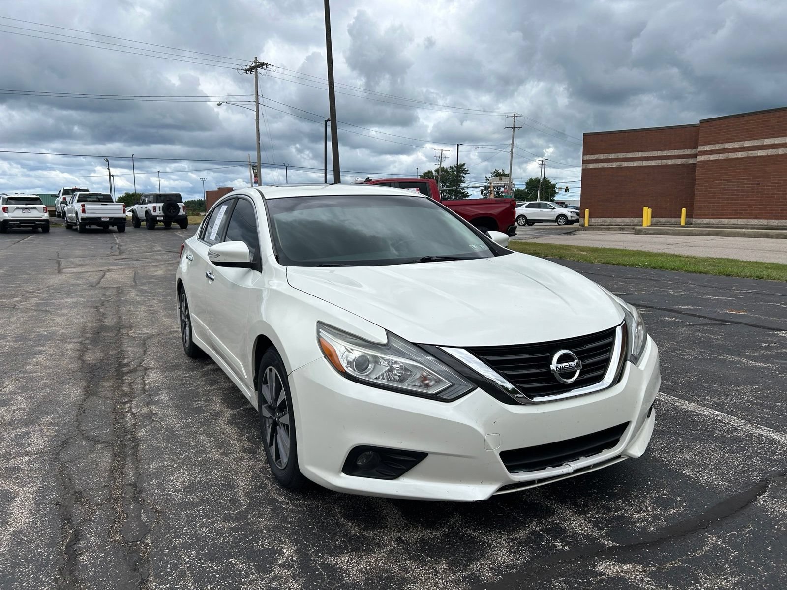 Used 2017 Nissan Altima 2.5 SV w/ Convenience Package FWD image 9