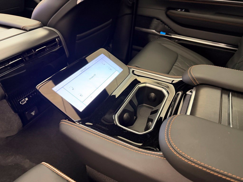 New 2026 Jeep Grand Wagoneer Summit AWD/4WD image 25