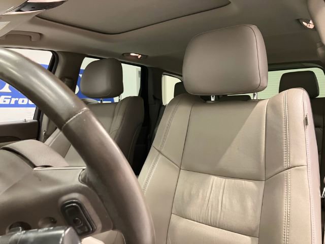 Used 2012 Jeep Grand Cherokee Laredo AWD/4WD image 25