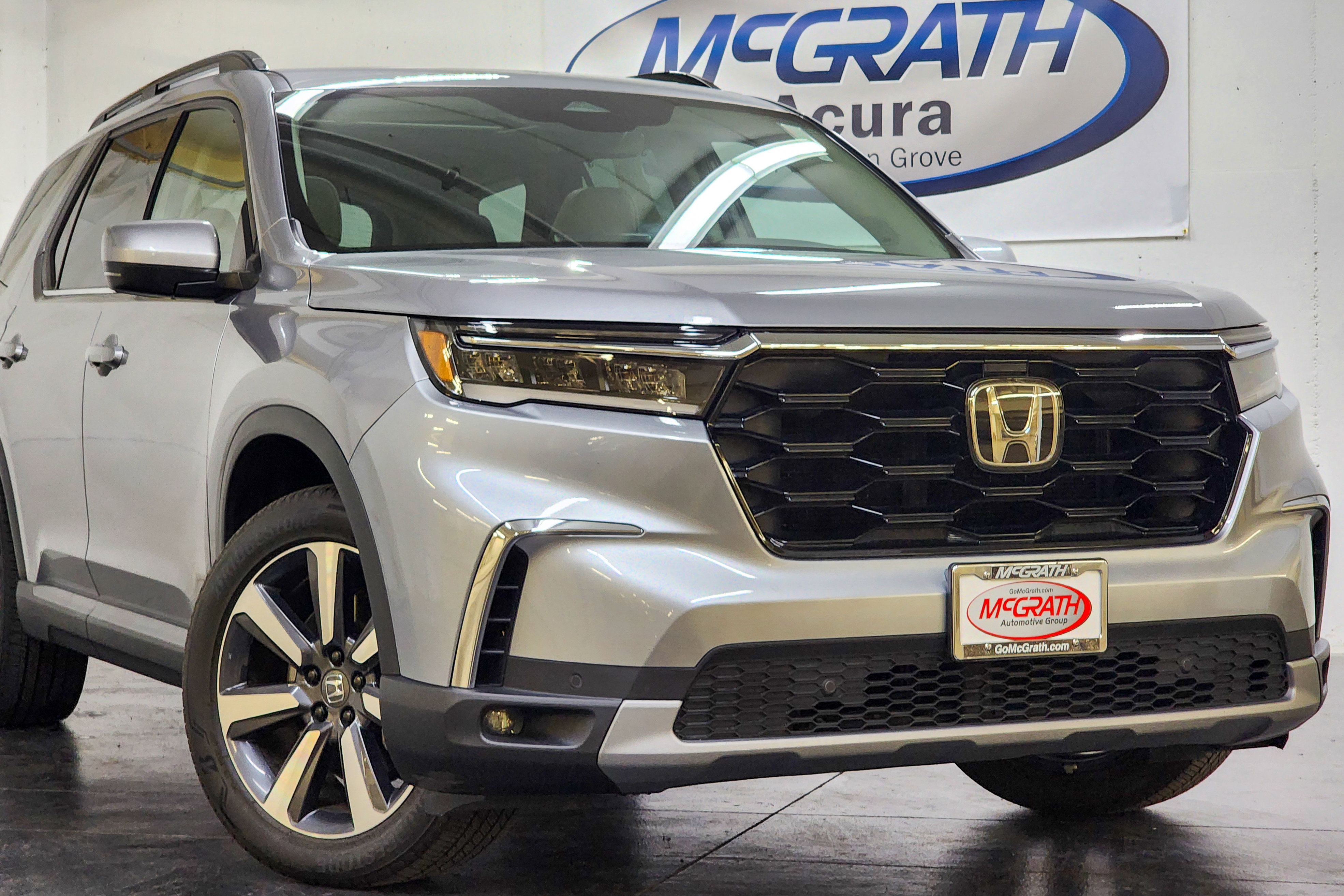 Used 2024 Honda Pilot Touring image 16