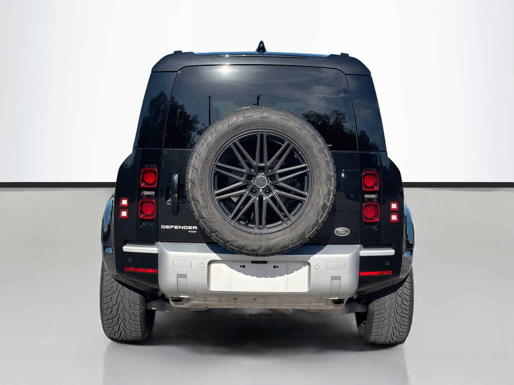 Used 2022 Land Rover Defender 110 XS Edition AWD/4WD image 4